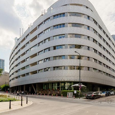 Deluxe Apartment Wronia 45 With Ac, Parking & Balcony By Renters Prestige Варшава Екстер'єр фото